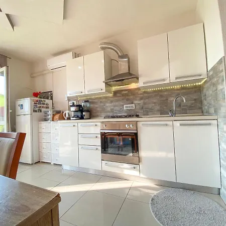 Julijana Apartment Makarska